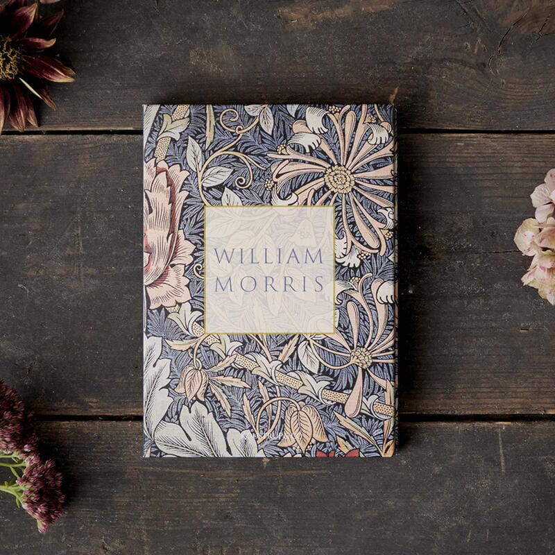 Kortteja kansiossa 8 kpl William Morris